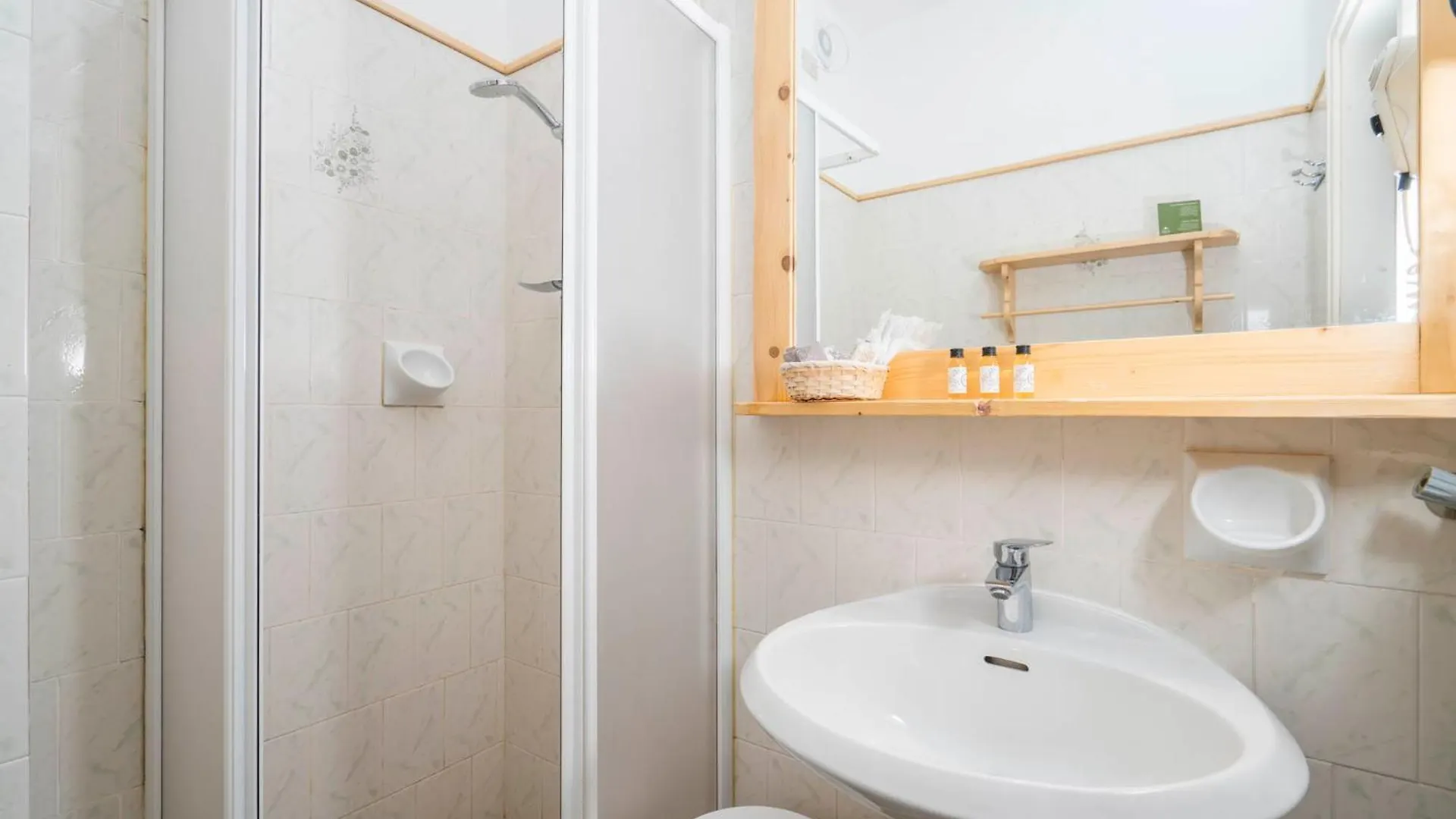 Hotel Al Sasso Di Stria Andraz 2*,  Ιταλία